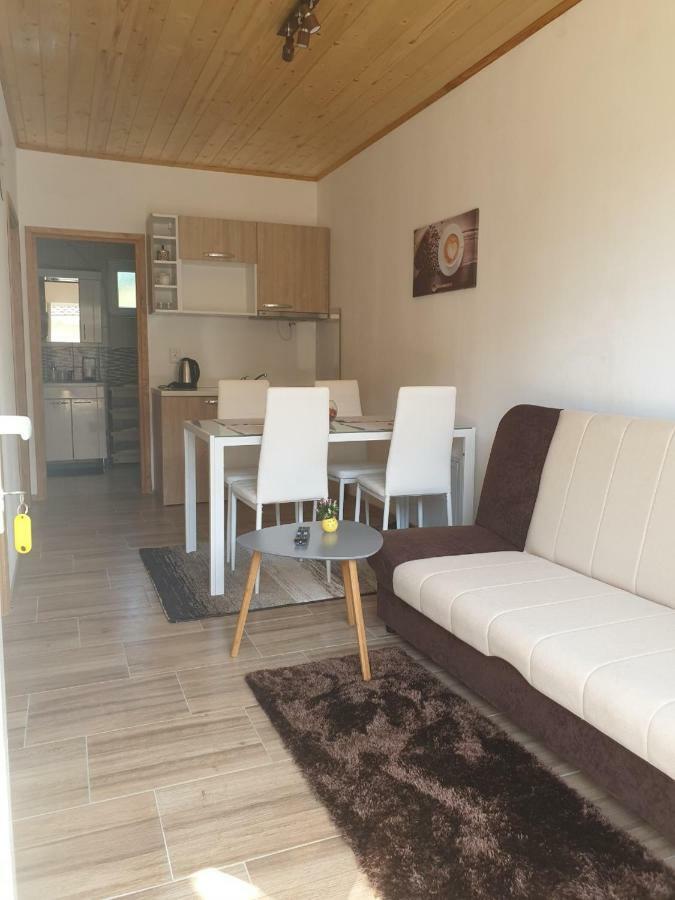 Apartments Laura Rakovica Esterno foto